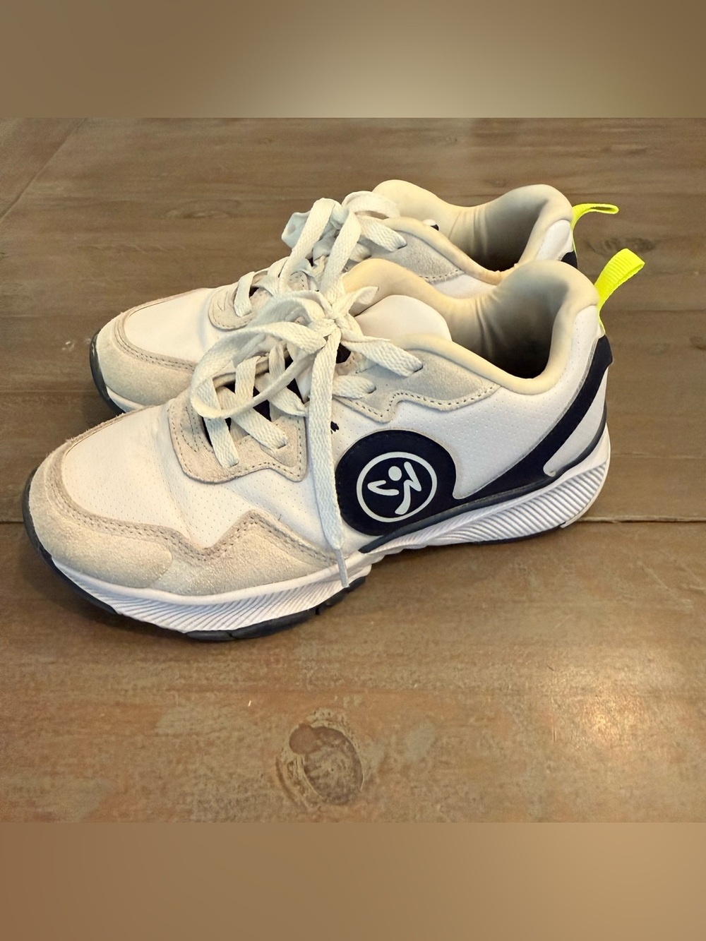 Zumba Train 2.0 Women’s Sneakers Let’s Go Indigo Leather Sz 6 Preowned